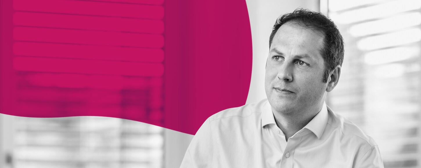 Tax advisor and sales expert