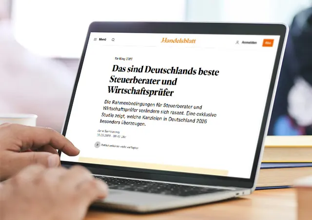 Foto Laptop Auszeichnung Handelsblatt HWS bei besten Steuerberater und Wirtschaftsprüfer 2026